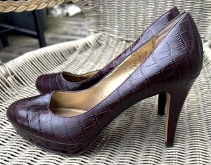 Circa Joan & David classic heels